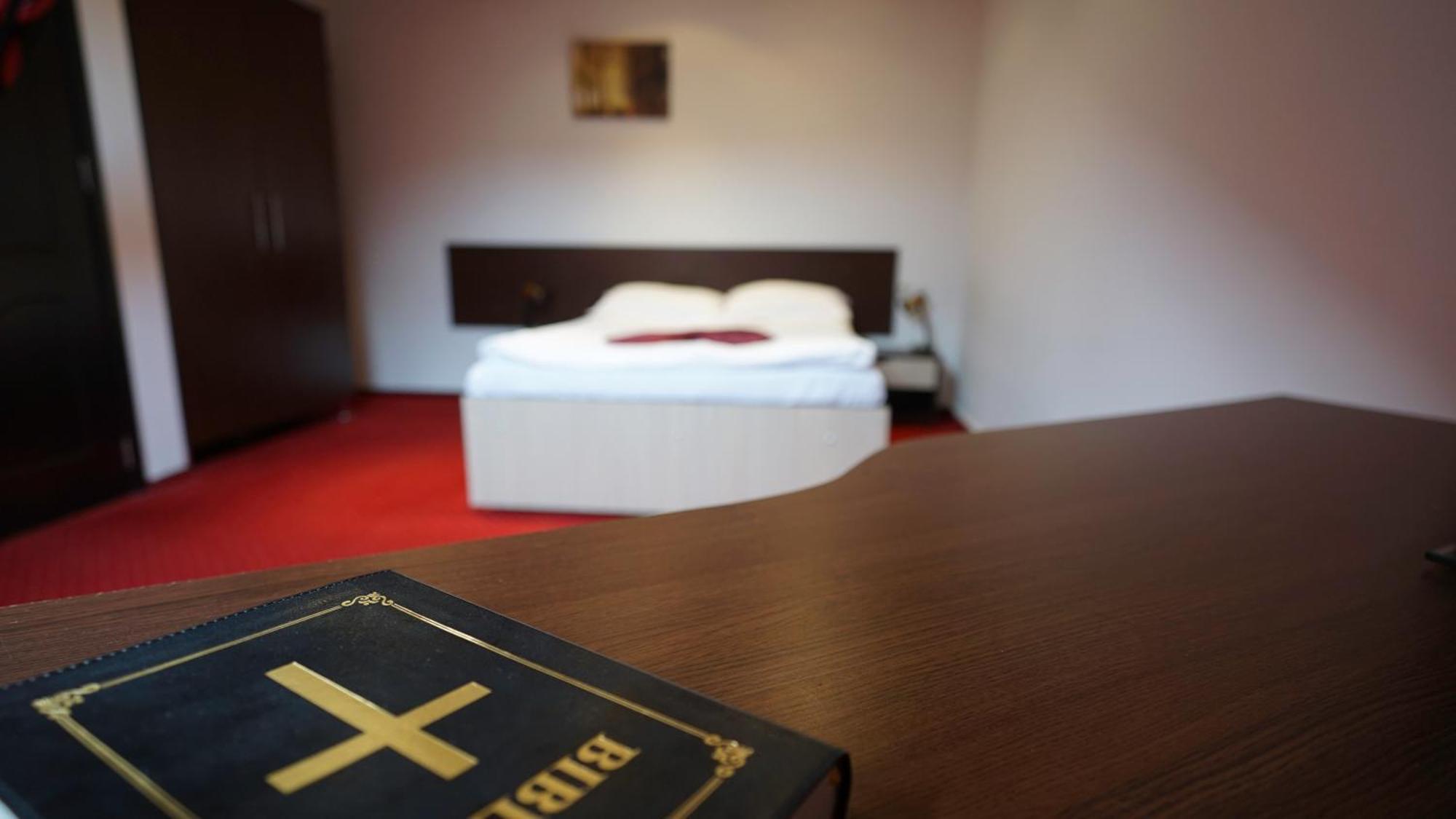 Hotel Vila Trandafirul Si Liliacul Caciulata Zewnętrze zdjęcie