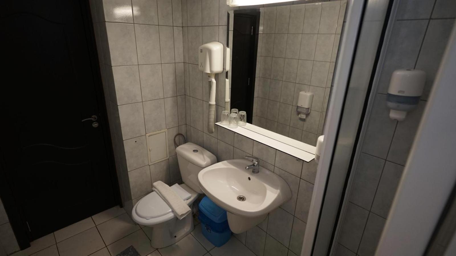 Hotel Vila Trandafirul Si Liliacul Caciulata Zewnętrze zdjęcie