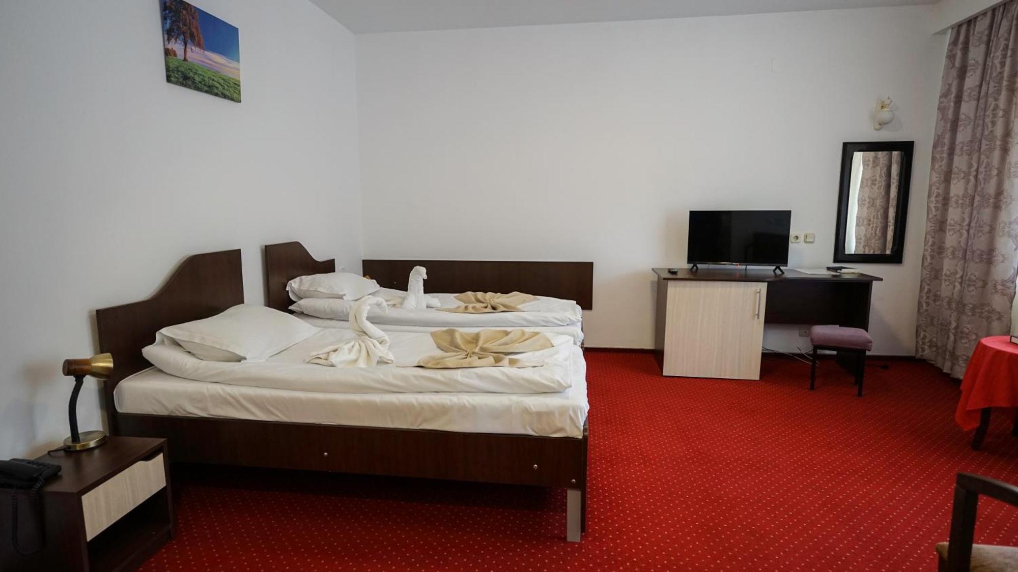 Hotel Vila Trandafirul Si Liliacul Caciulata Zewnętrze zdjęcie