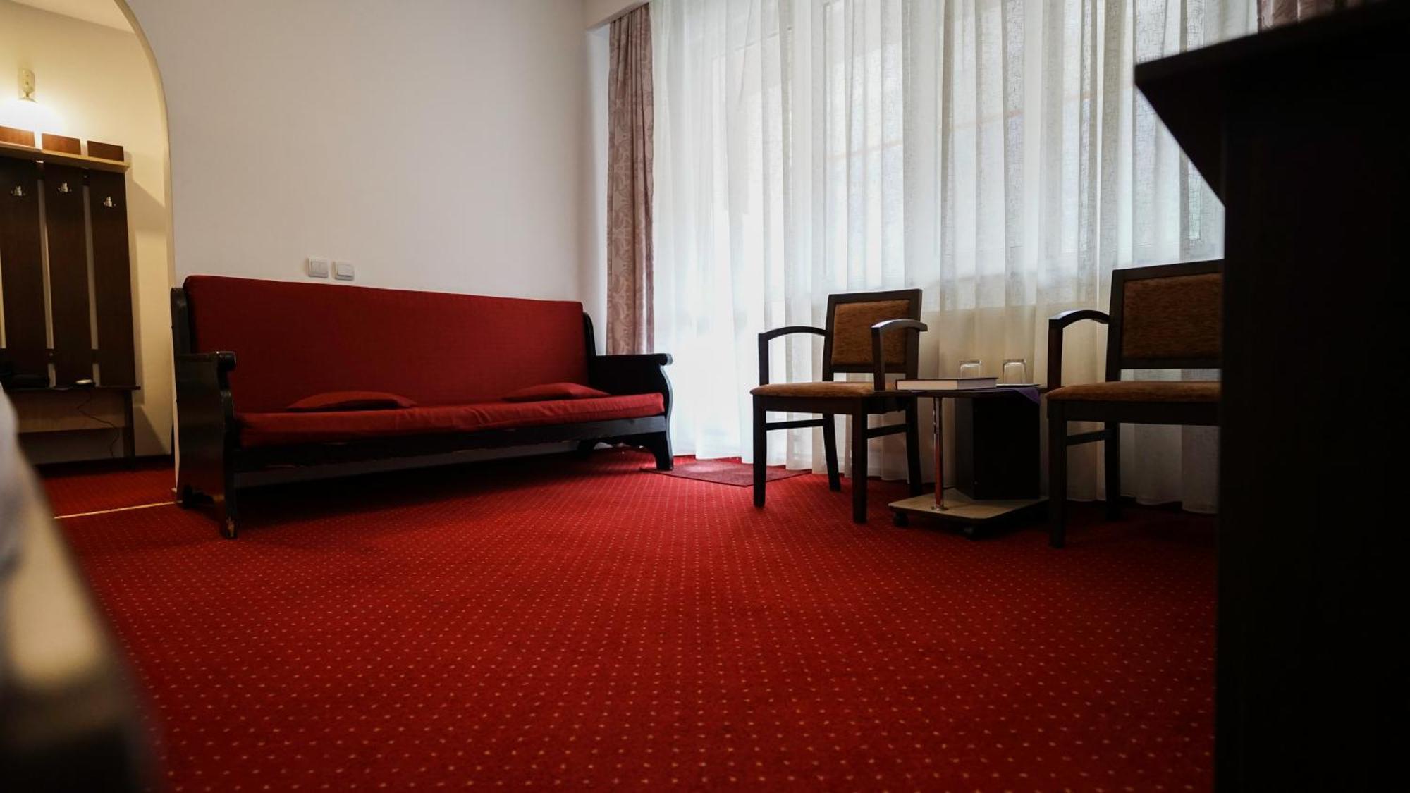 Hotel Vila Trandafirul Si Liliacul Caciulata Zewnętrze zdjęcie