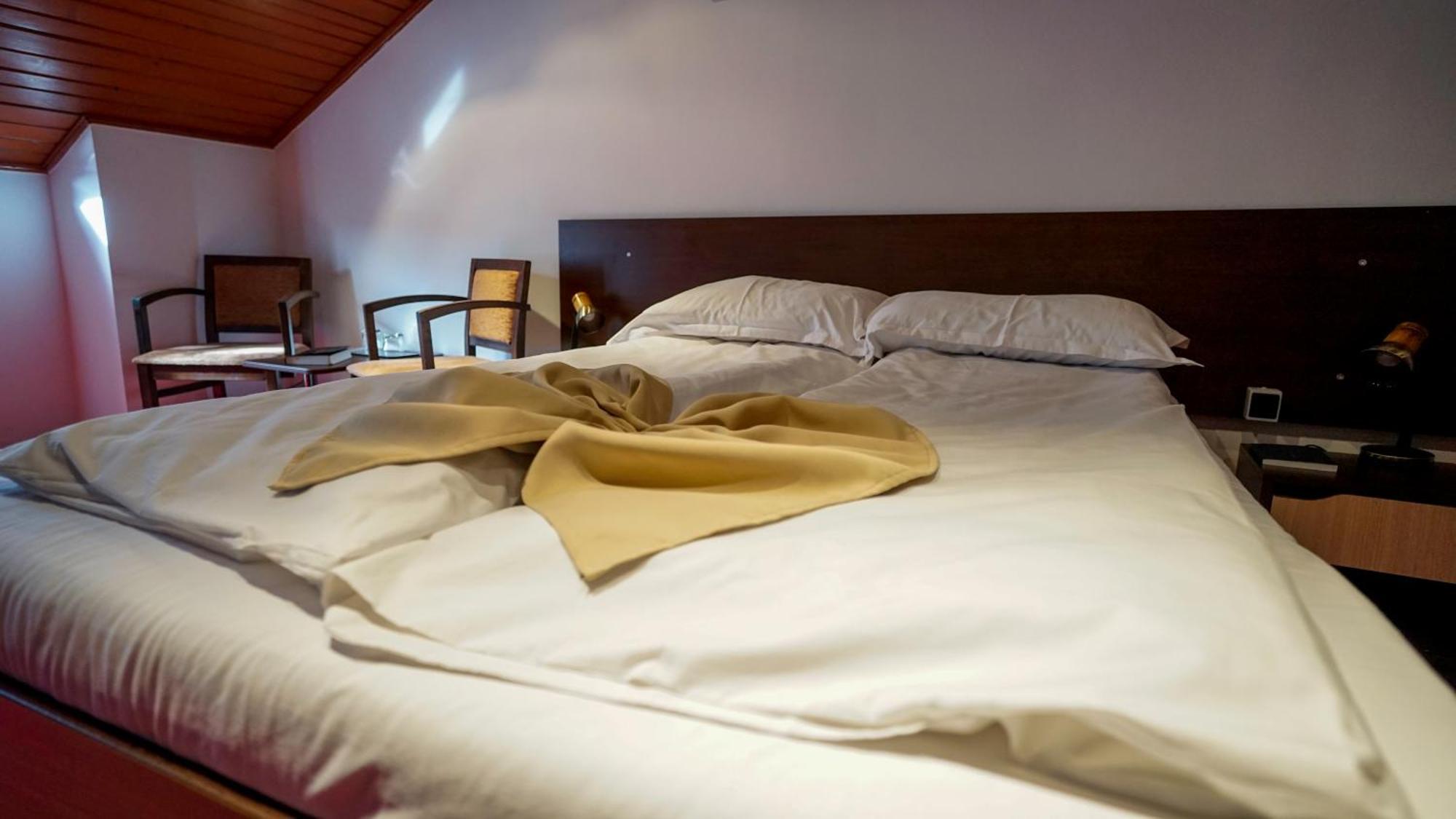 Hotel Vila Trandafirul Si Liliacul Caciulata Zewnętrze zdjęcie