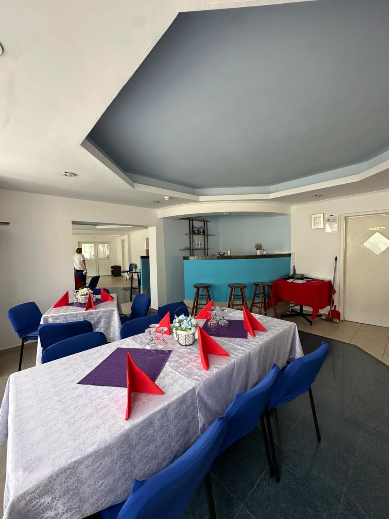 Hotel Vila Trandafirul Si Liliacul Caciulata Zewnętrze zdjęcie